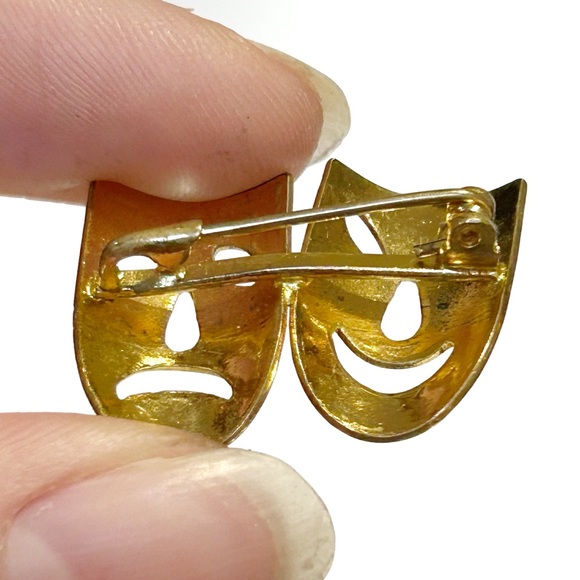 Vintage Drama Theatre Acting Masks Brooch Pin Gold Tone Comedy Tragedy Play Act - Picture 7 of 7
